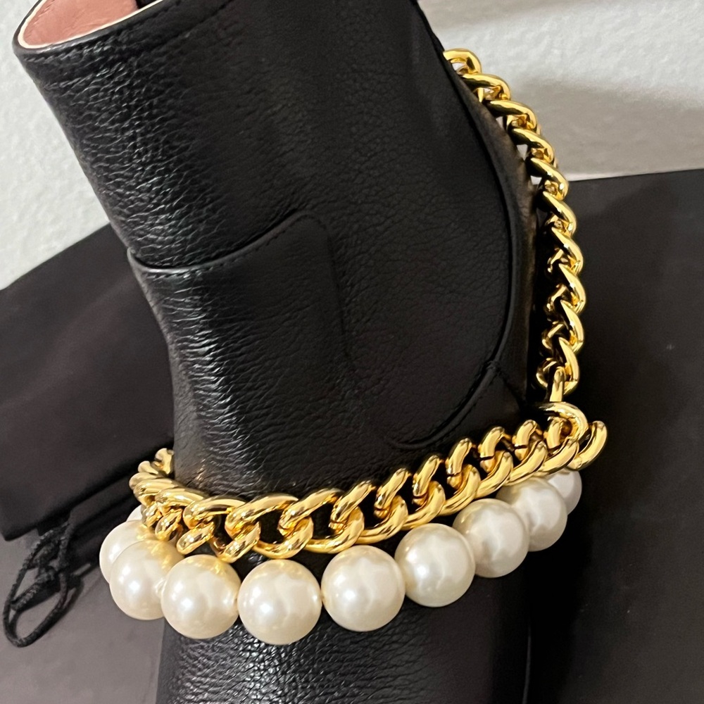 MOSCHINO BOUTIQUE NIB AUTHENTIC VINTAGE BLACK LEATHER & PEARL CHAIN BOOTS - Picture 9 of 16
